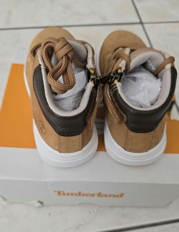 NEUVES  (non portées) 🏷😍💙superbes  bottines TIMBERLAND  pointure 25 garçon (prix ferme) 🤎🤎🤩😍👌👌 - photo numéro 5