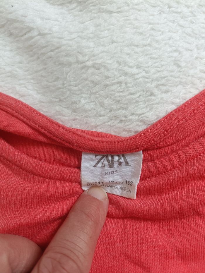 Tee shirt Zara taille 11/12 - photo numéro 2