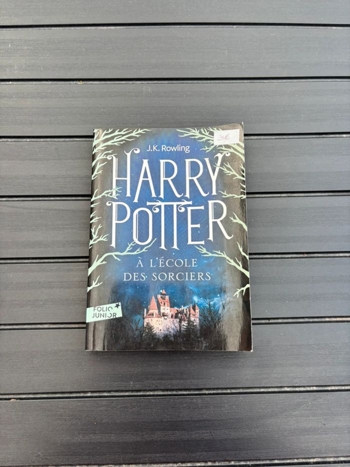🌺Livre roman Harry Potter à l’école des sorciers 🌺