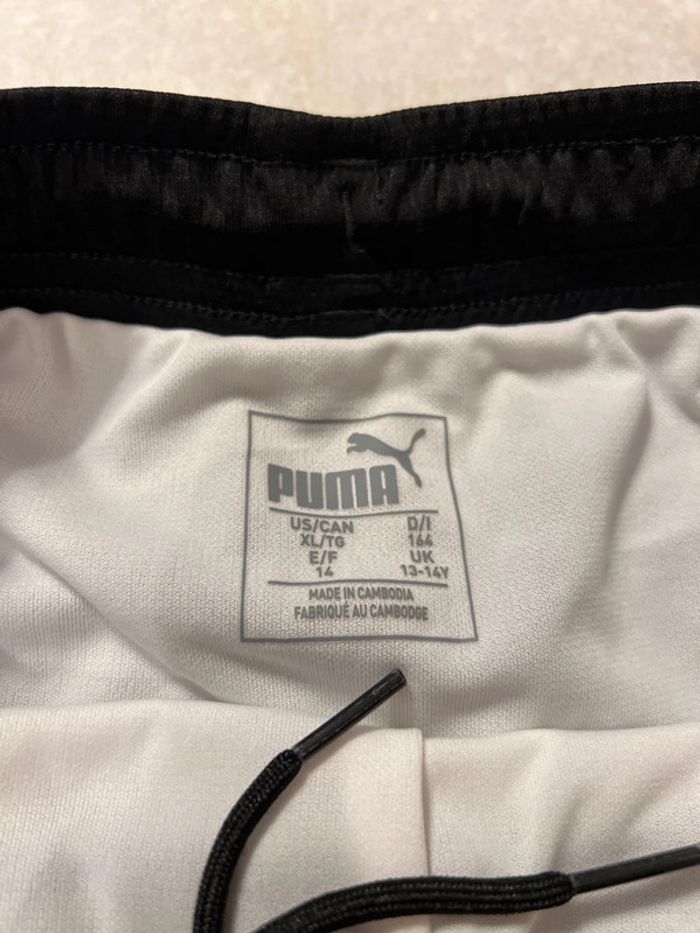 Short de foot Puma, équipe Manchester City avec chaussettes taille 13/14 ans authentique neuf - photo numéro 6