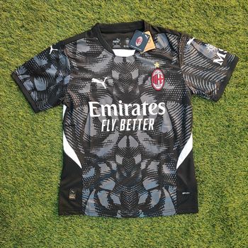 Maillot de foot homme Milan Ac Puma neuf avec étiquette taille M.