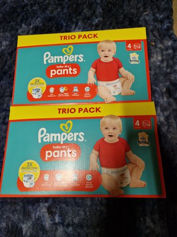 252 couches Pampers baby-dry pants taille 4