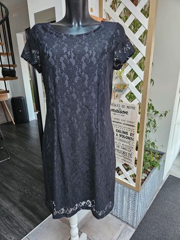 S.Oliver robe dentelle noir taille 42