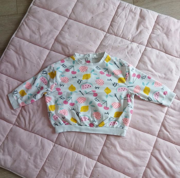 Sweat Legé fille taille 23 mois