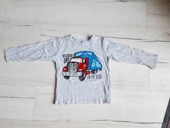 Vêtement garçon tee-shirt manches longues gris motif camion 6 ans