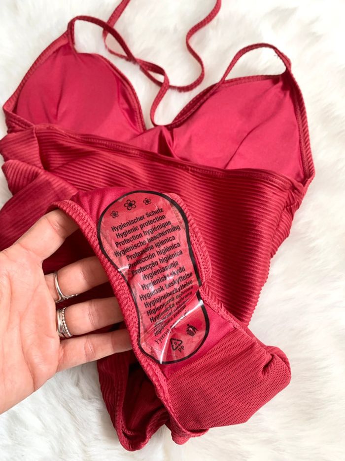 Maillot de bain 1 pièce cerise 🍒 Neuf avec étiquette - photo numéro 4
