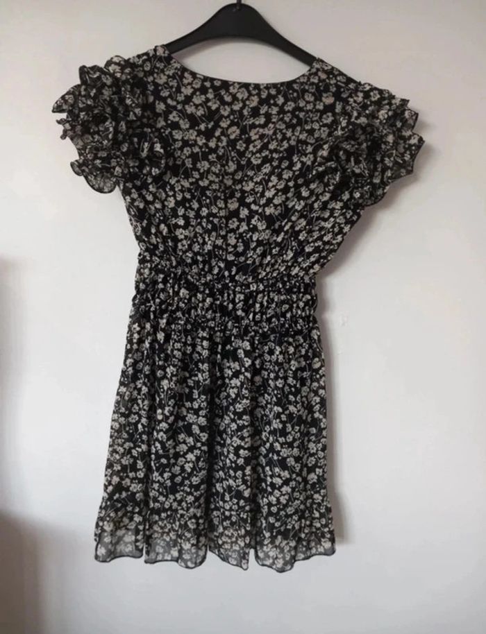 Robe courte fleurie S/M - photo numéro 2