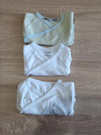 C44 Lot bodies kiabi 3 mois
