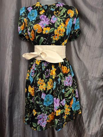 Belle robe vintage noire en mousseline imprimé fleurs des champs  M/38