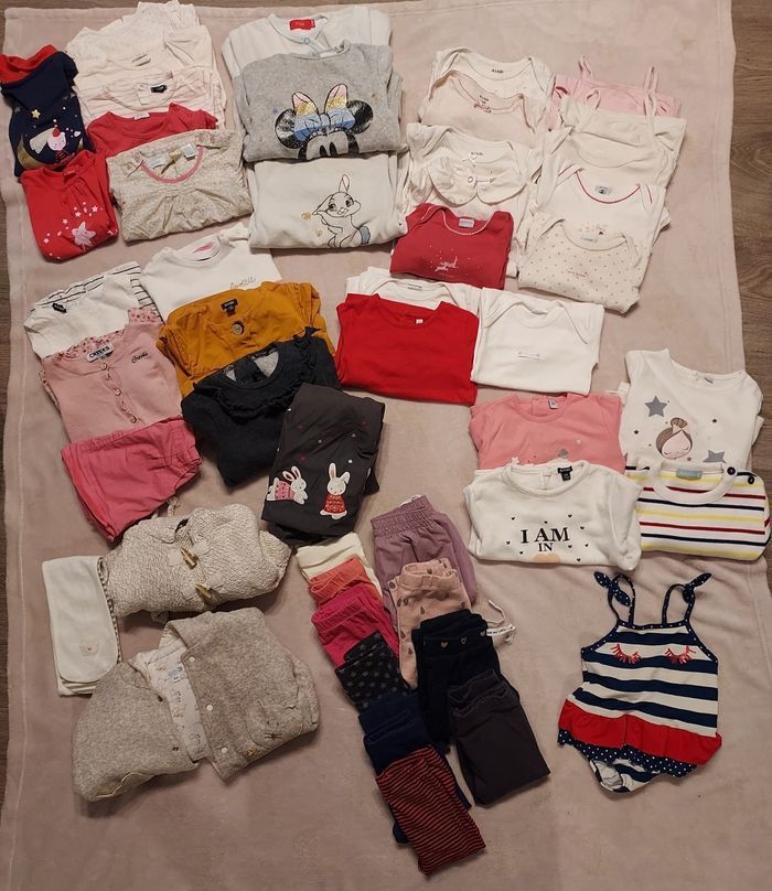 Vends lot vêtements fille 12 mois