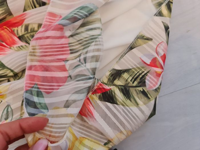 Robe blanche fleurie manches longues Taille 36 - photo numéro 9