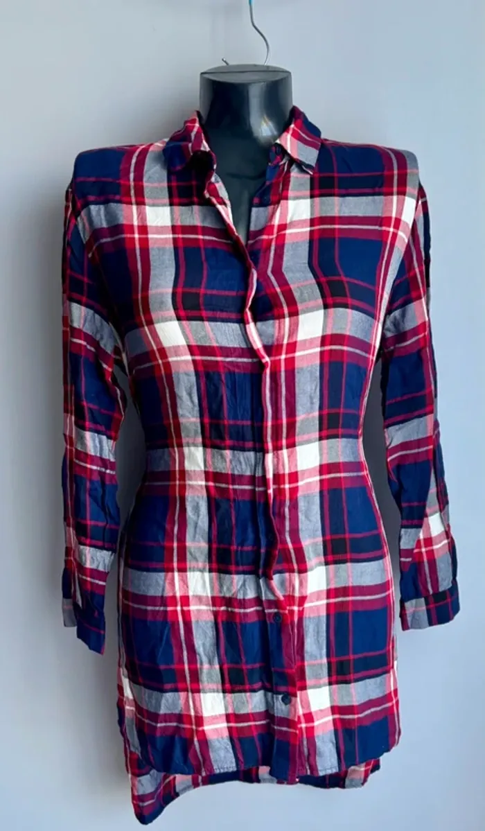 Chemise Zara Trafaluc T.M – bien lire la taille et regarder les photos avant achat