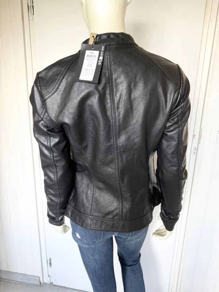 Veste en simili cuir ONLY – Taille 38 – noir – Neuf avec étiquette - photo numéro 13
