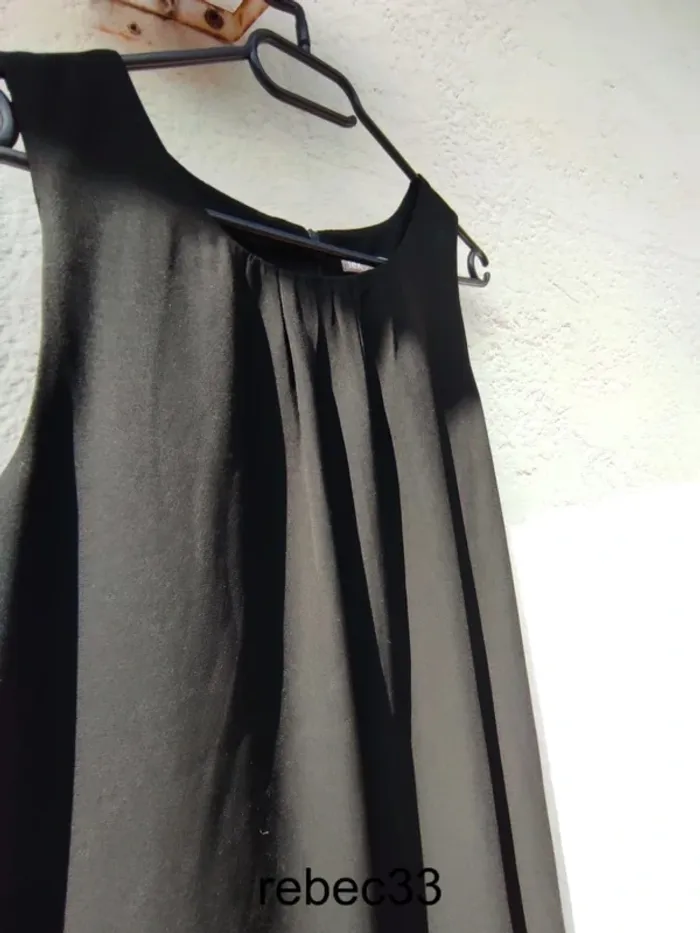 Robe d'été noir sans manches - photo numéro 2