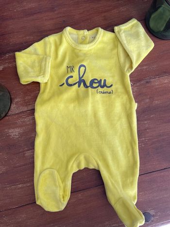 Pyjama épais jaune kiabi 1 mois