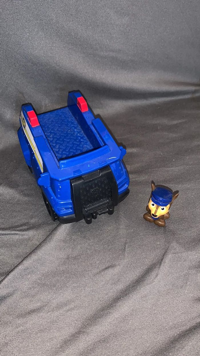 Mini Chase avec son véhicule