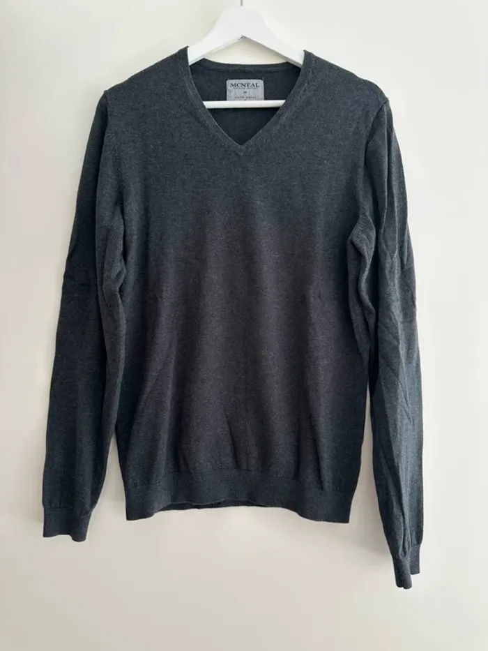 Pull mcneal gris en col V taille S pour homme