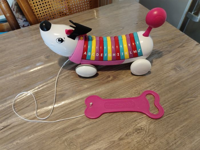 Chien parlant pour apprendre l'alphabet