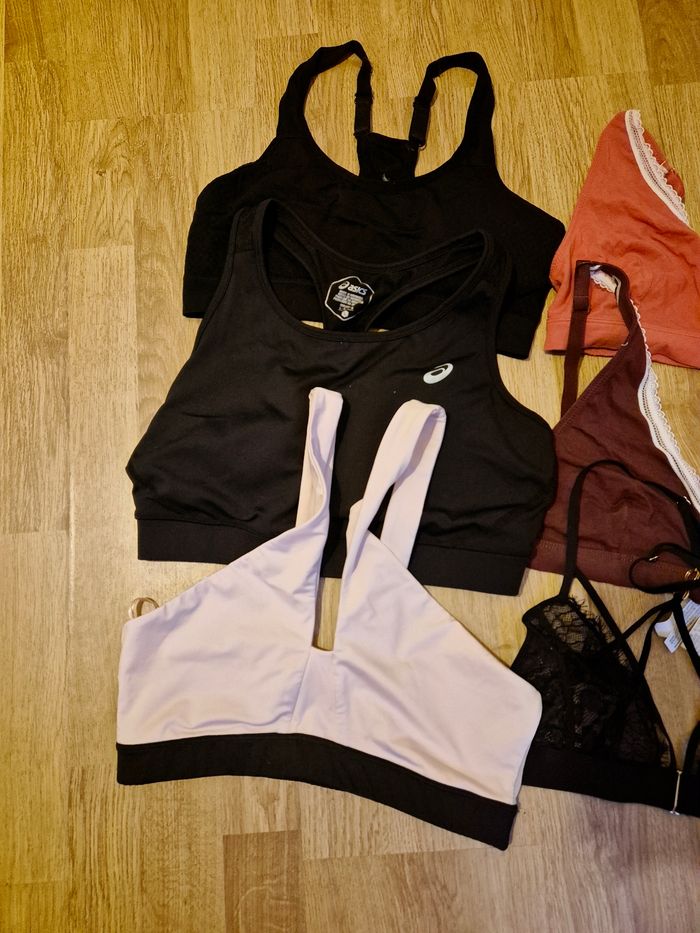 Lot de brassieres et bralettes taille L - photo numéro 3