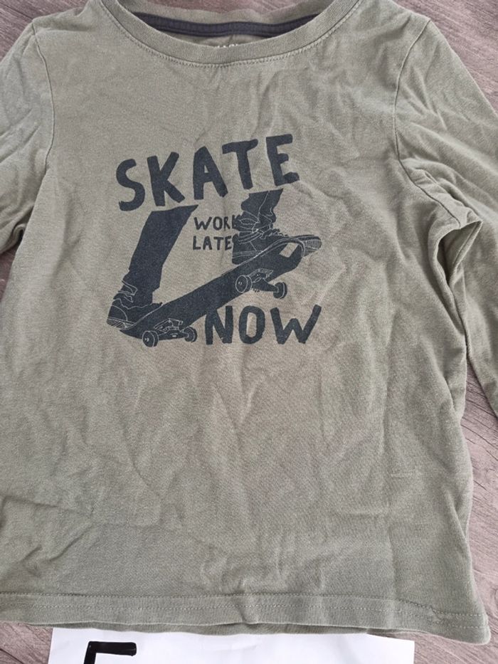 🌞T shirt kaki Kiabi très bon état peu porté - photo numéro 2