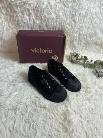 Paire de basket Victoria taille 33