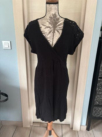 Jolie robe noire taille xl en dentelle