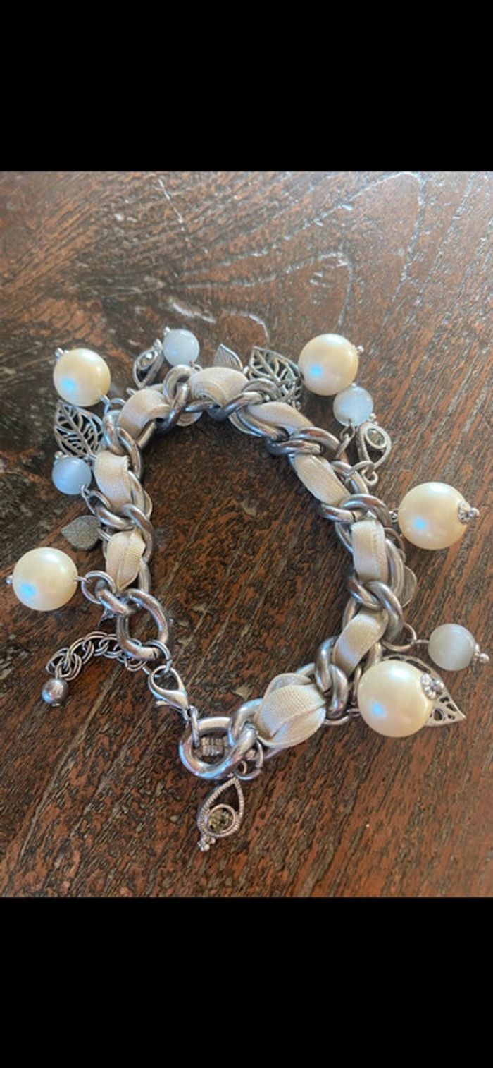 Magnifique bracelet avec strass, tissu, perles et feuilles - photo numéro 8