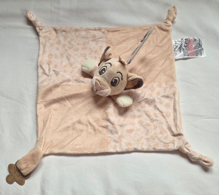 Doudou Roi Lion Simba carré plat beige - Primark