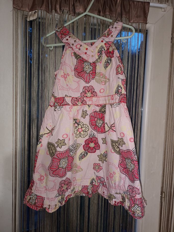 Lot 4 robe ete 🦋 taille 5 ans - photo numéro 4