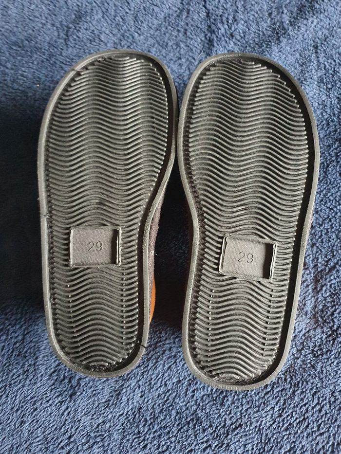 Chaussons Tams lion T29 jamais portés - photo numéro 4
