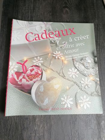Livre cadeaux à créer et offrir avec amour Editions Ouest France