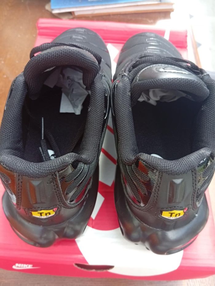 Nike en noir - photo numéro 5