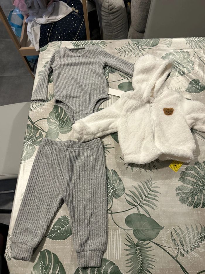 Ensemble bébé garçon 6/9 mois