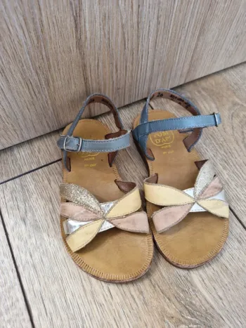 Sandales
