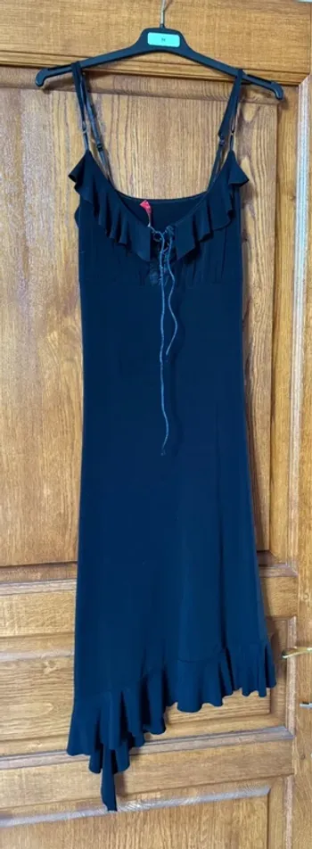 Robe longue asymétrique avec volants taille 42 lissa noire fine bretelle