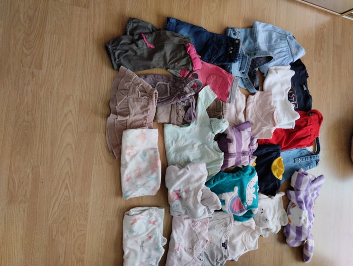 lot de 26  articles fille 6 mois