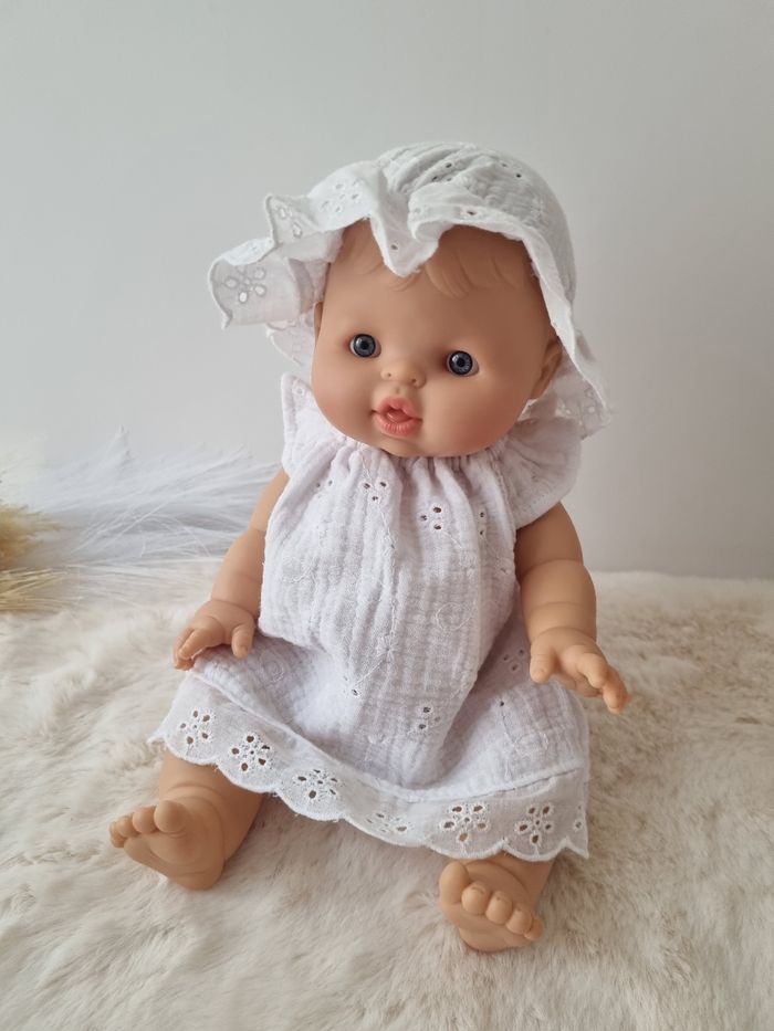 Robe et chapeau poupée - photo numéro 2