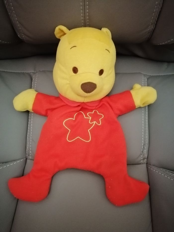 Doudou peluche musicale Winnie l'ourson - photo numéro 2