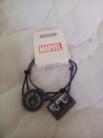 Lot de bracelets Marvel neuf Disneyland Paris 