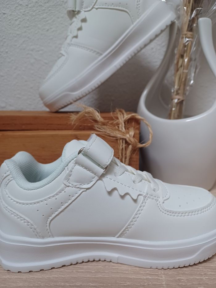 Baskets garçon T 25.5 - photo numéro 2