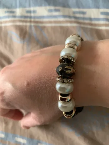 Bracelet noir et blanc coccinelle
