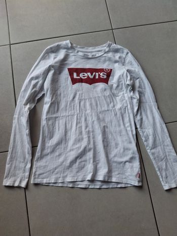 Sweat levis