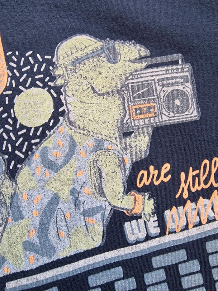 Très beau tee-shirt 10 ans - photo numéro 4