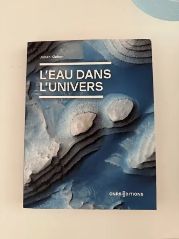 Livre l’eau dans l’univers