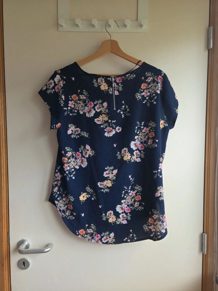 Blouse fluide fleuries only taille M - col rond - imprimé floral - photo numéro 5