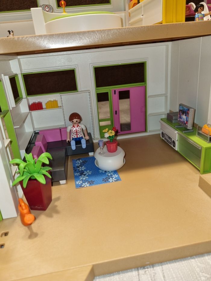 Maison Playmobil ( villa moderne +studio des invités +piscine) - photo numéro 3