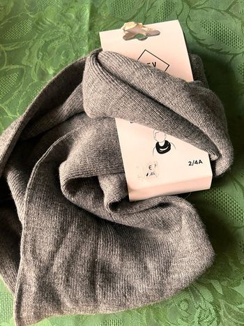 Tour de cou gris 2-4 ans neuf avec étiquette