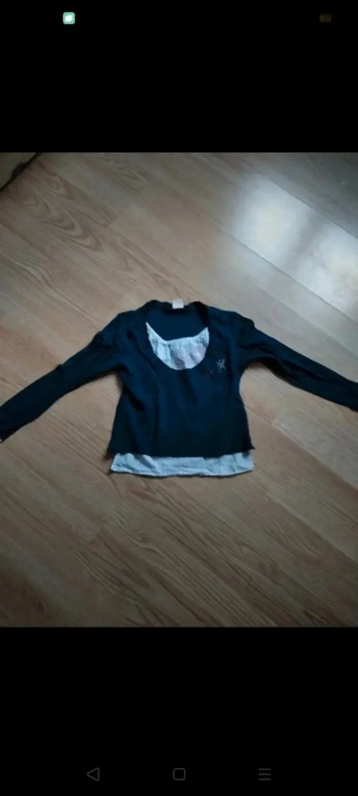 Lot de 5 hauts manches longues. Fille.
Taille 4 ans - photo numéro 2