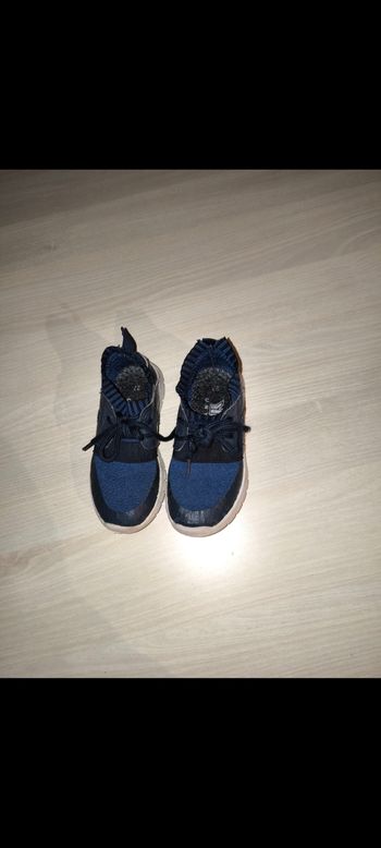 Basket bleu taille 27