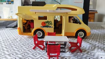 Camping car PLAYMOBIL complet (sans boîte)